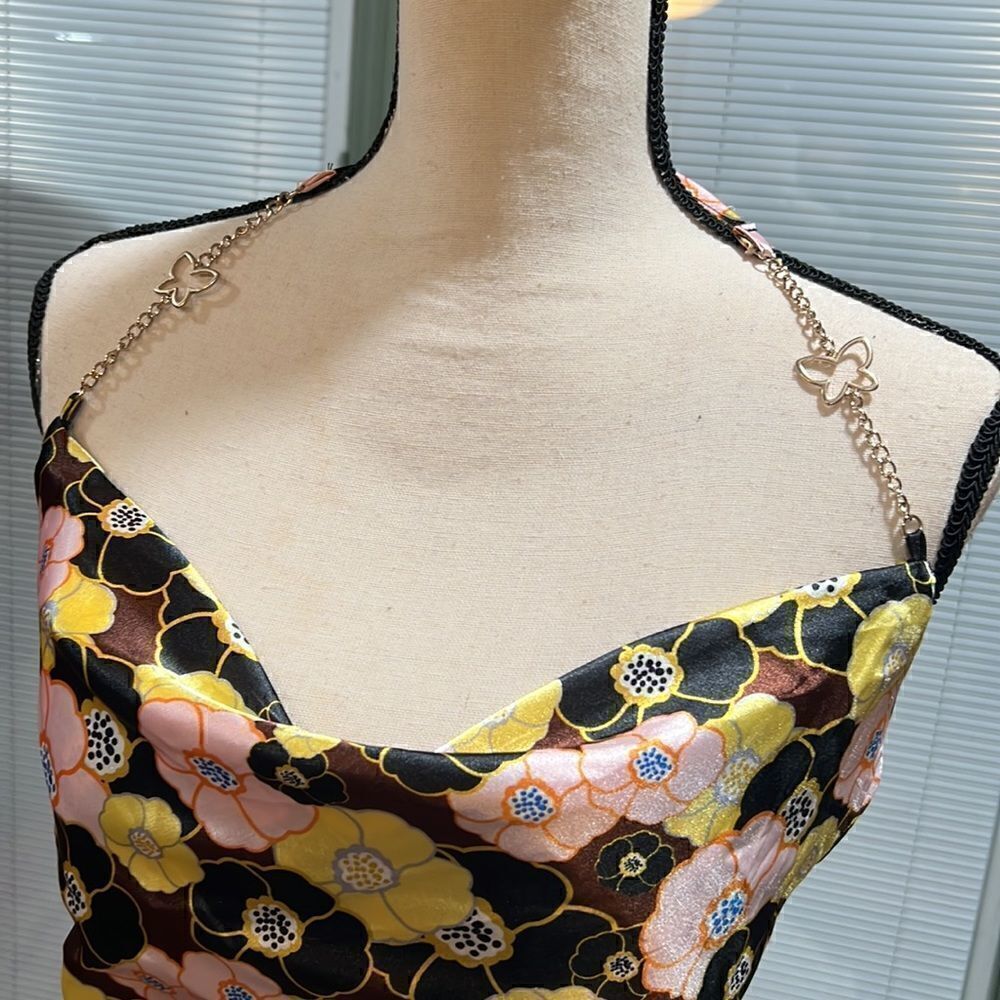 192. Y2K Rue21 Funky Flower bandana top butterfly metal chain halter Size XL NWT - Picture 2 of 4